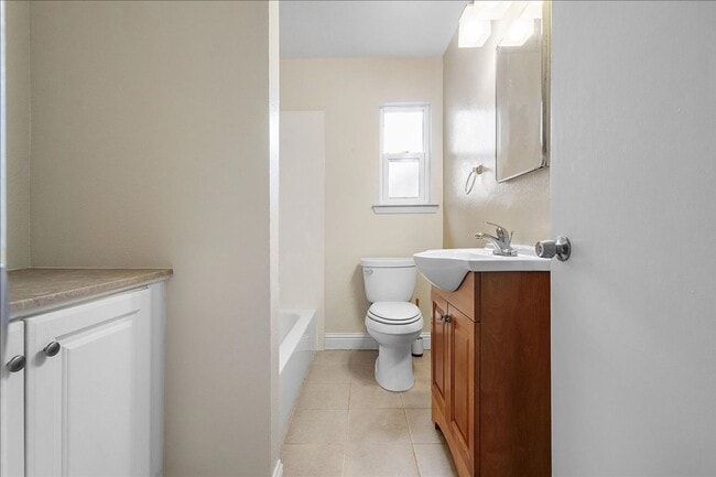 Building Photo - 2234 Santa Clara Ave