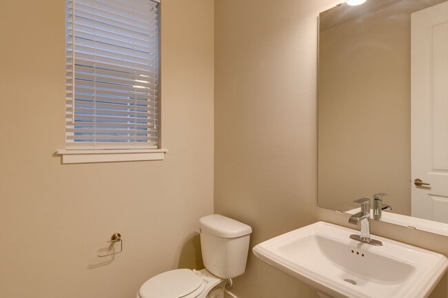 Building Photo - Beautiful Bothell Home Close to North Creek High!