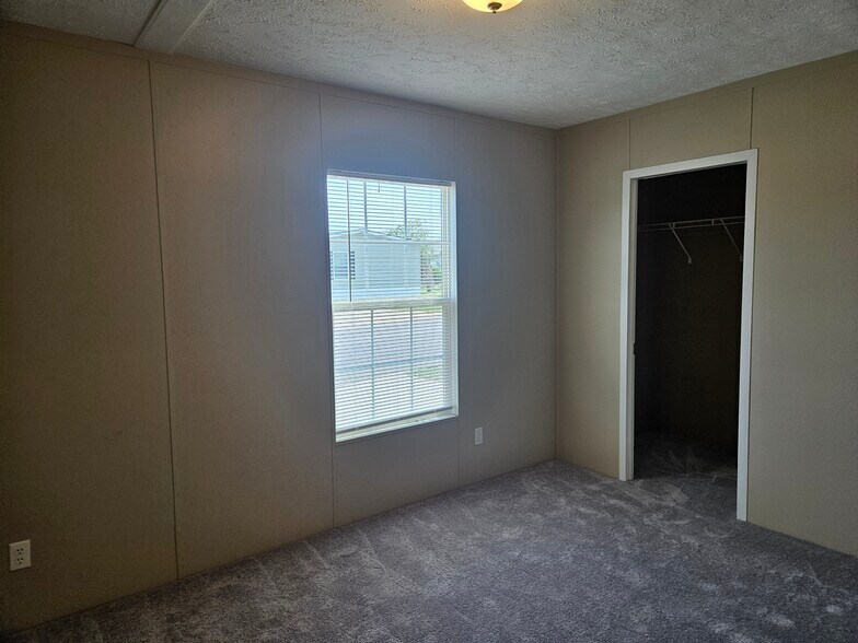 Building Photo - 89 Lynnwood Cir