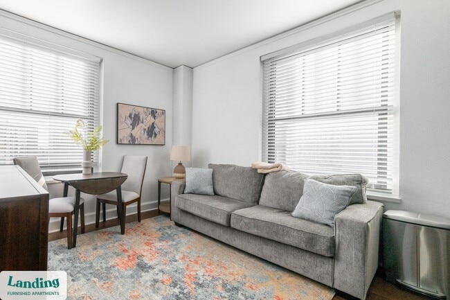 Building Photo - 933 McGee St