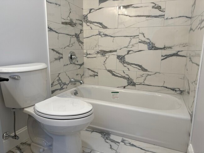 Building Photo - 755 Hart St