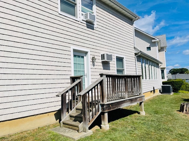 Private back deck w/ lots of sun - 32 Westville Ave