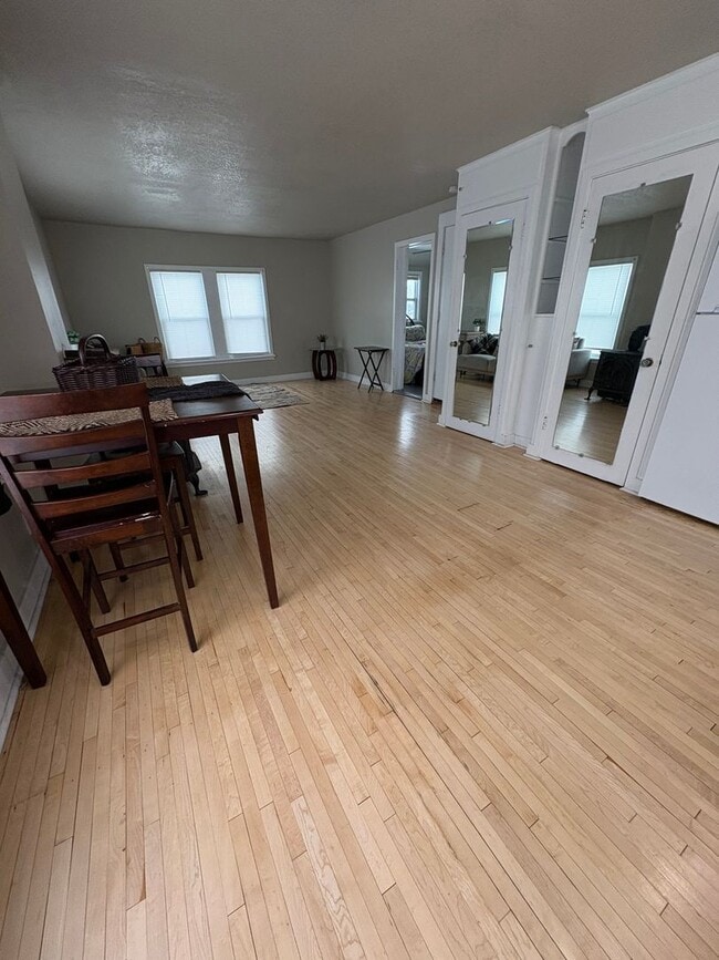 Building Photo - ADI - Kilbourn