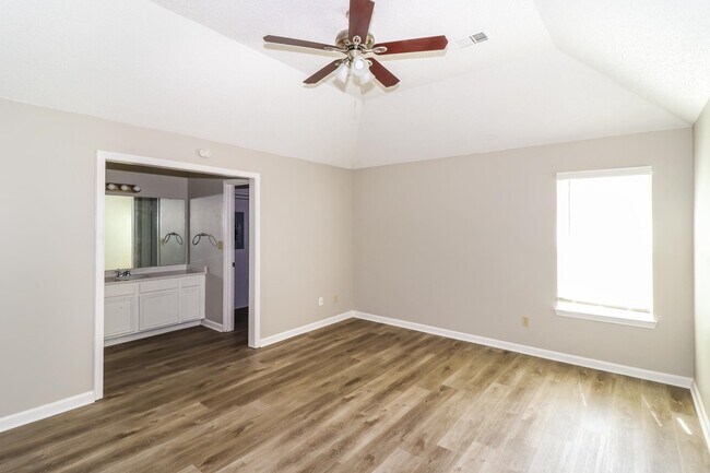 Building Photo - 4515 Kings Grant Dr