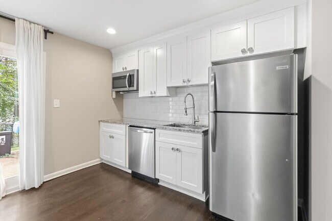 Building Photo - Plaza Midwood/Noda Duplex Property