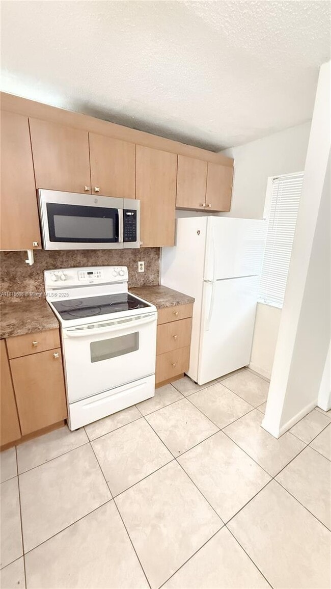 Building Photo - 95 NE 41st St