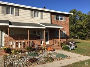 Building Photo - 3 bedroom, 1.5 bathroom duplex with Centra...