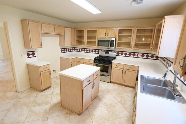 Building Photo - 23822 Hopewell Dr