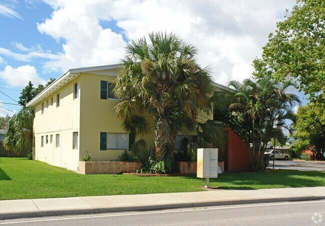 Building Photo - 801 Lighthouse Dr