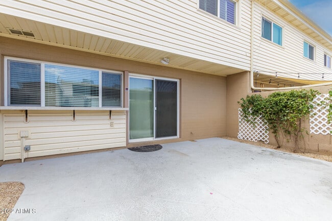 Building Photo - 8482 E Chaparral Rd