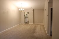 Building Photo - Townhouse for Rent – Prime Location Near W...
