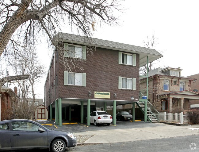 Building Photo - Beautifully Renovated Apartments