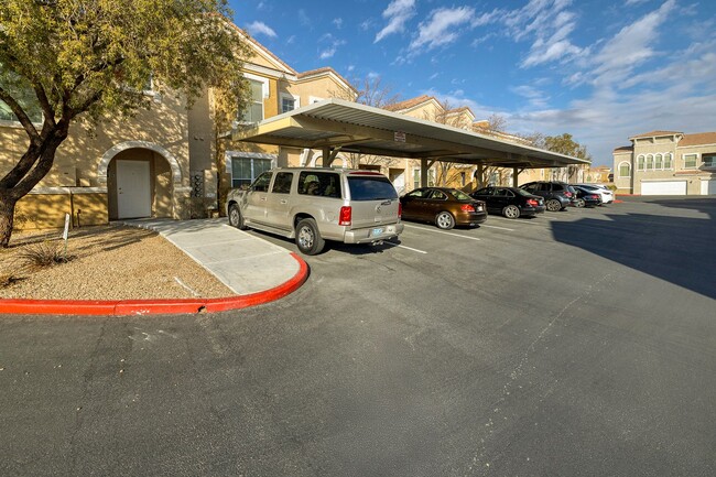 Building Photo - GREAT 2 BEDROOM CONDO IN THE SW - GATED CO...