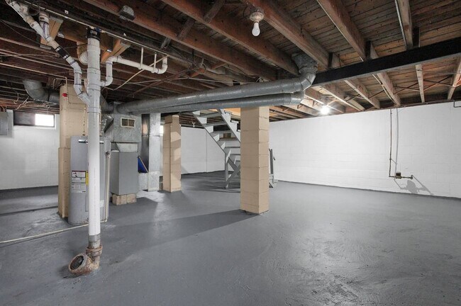 Building Photo - 2229 Middlehurst Dr