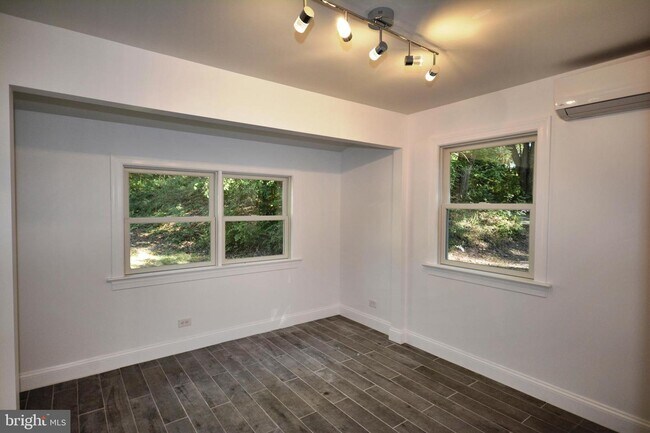 Building Photo - 50 Renninger Rd