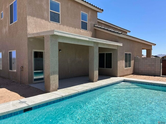 Building Photo - 4364 S Sunflower Dr