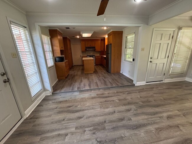 Building Photo - 9834 Cal Rd