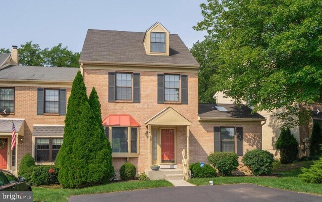 Building Photo - 2074 Yorktown S