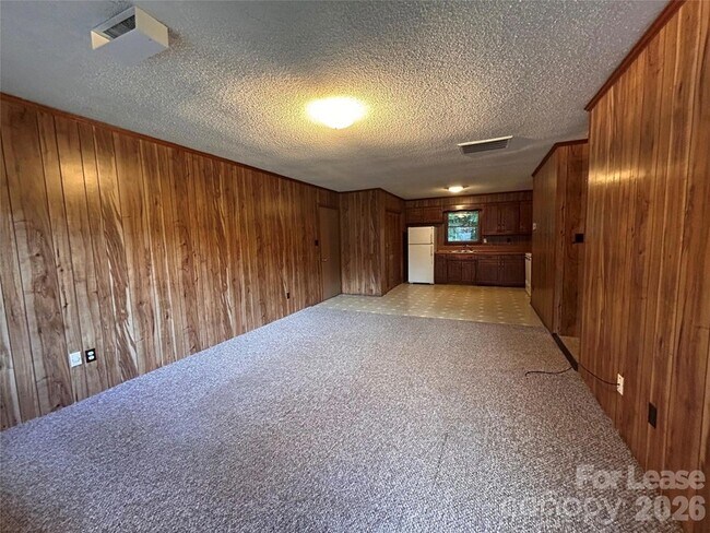 Building Photo - 179 Sunny Hill Dr