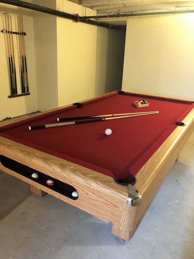 Building Photo - Charming 2 Bedroom/1 Bathroom Apartment in Reservoir Hill, MD!