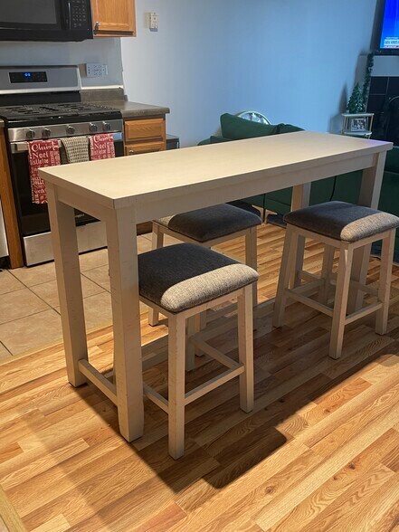 Building Photo - 1000 E 53rd St