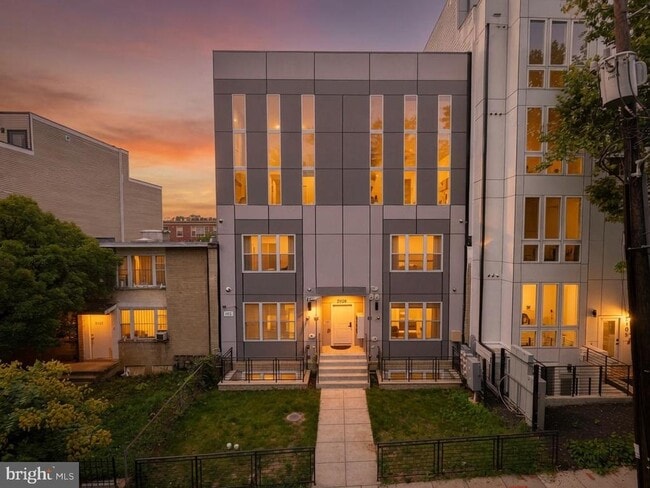 Building Photo - 2109 M St NE