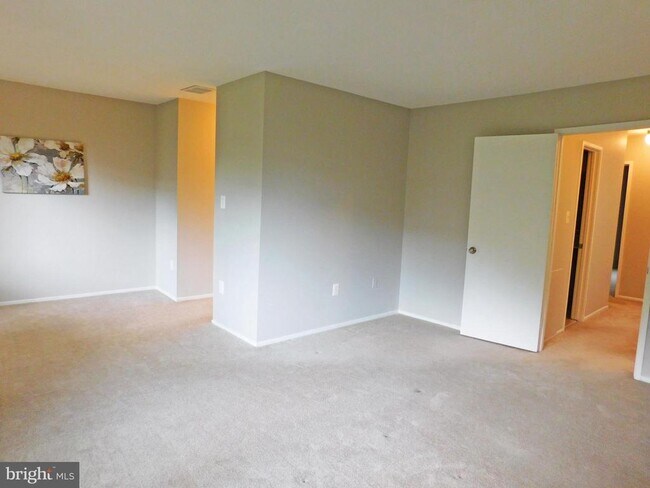 Building Photo - 10315 Cherry View Ct