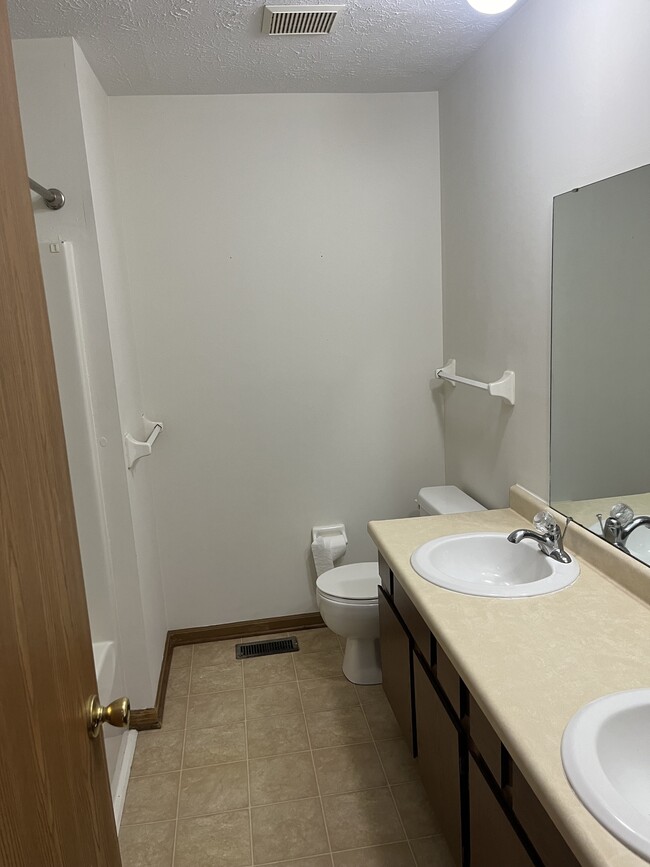 Building Photo - 3054 Colony Ln