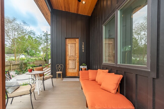Building Photo - CHARMING, MODERN, CUSTOM HOME IN MID-CITY FOR RENT