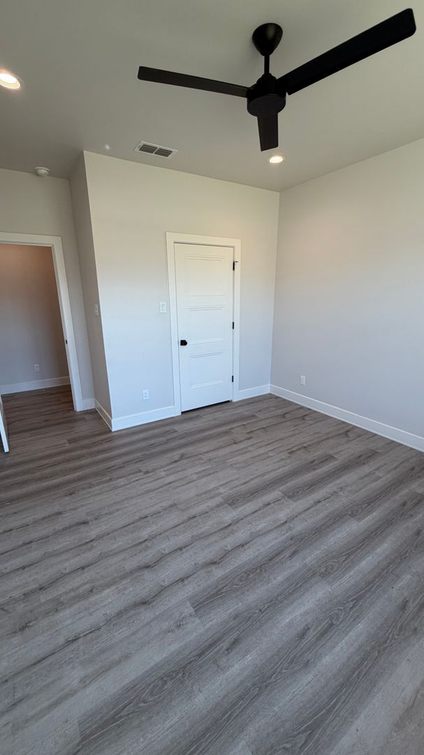 Building Photo - 5014 Cranbrook Dr