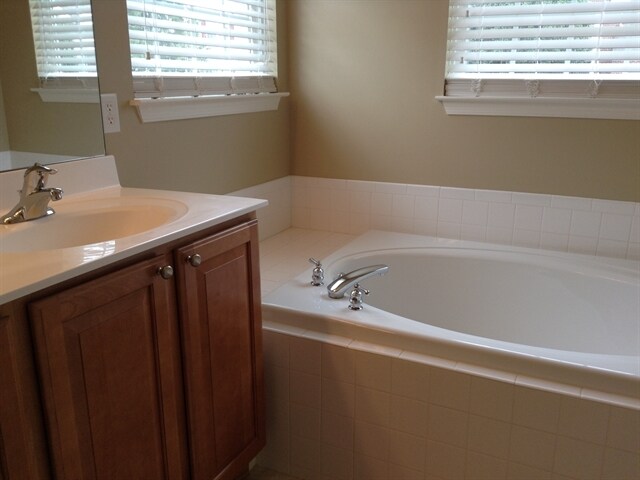 Building Photo - 2561 Rockcastle Ct