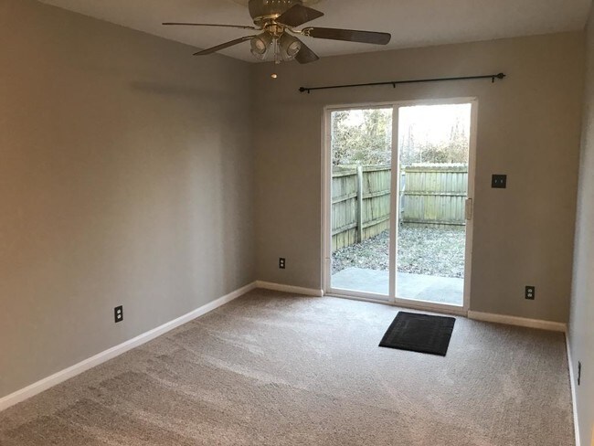 Building Photo - 3 bedroom in Louisville KY 40223