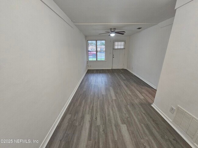 Building Photo - 5237 San Juan Ave