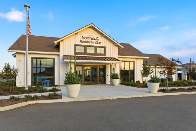 Building Photo - 3730 Benicia Ave