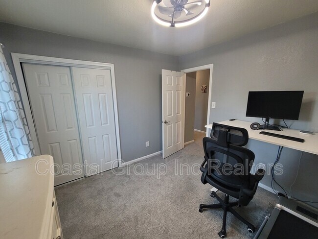 Building Photo - 1012 Meadowview Pl