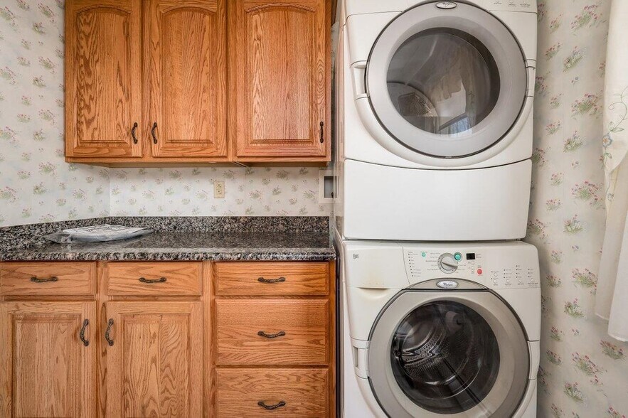 Building Photo - 45 Weare