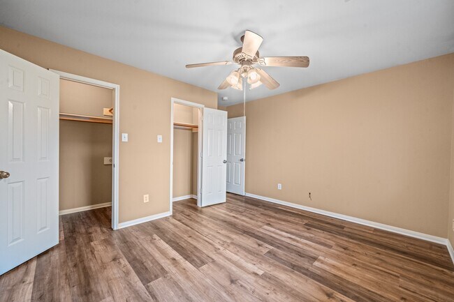 Building Photo - 12714 Mardi Gras Dr