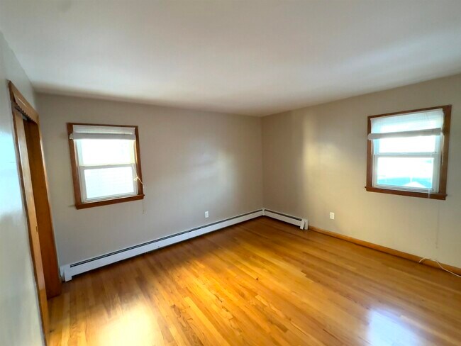 Building Photo - 20 Beech St