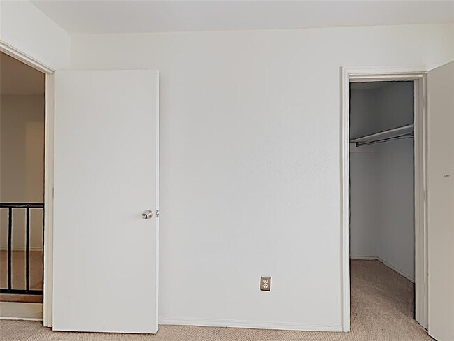 Building Photo - 121 Graystone Pl