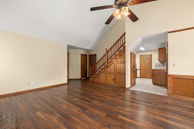 Building Photo - S1005-MF2