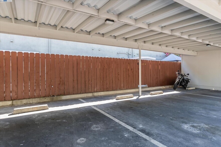 Building Photo - 4789 Saginaw Cir