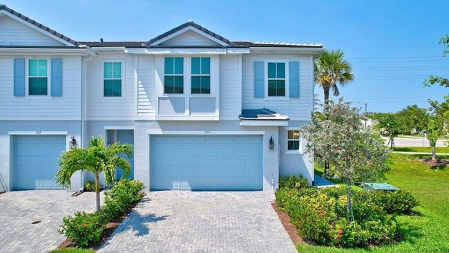 Building Photo - 229 Preserve Trl S