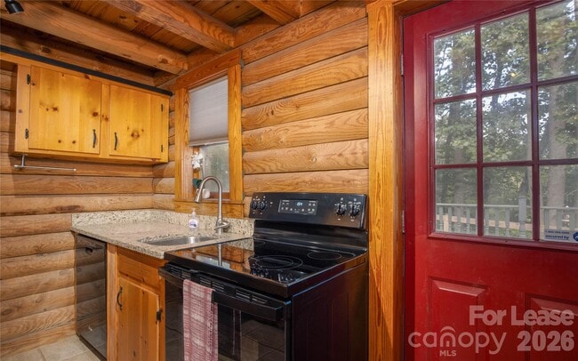 Building Photo - 2038 Toms Creek Rd