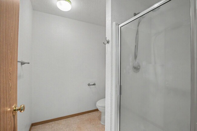 Building Photo - 22530 Bluewater Dr SE
