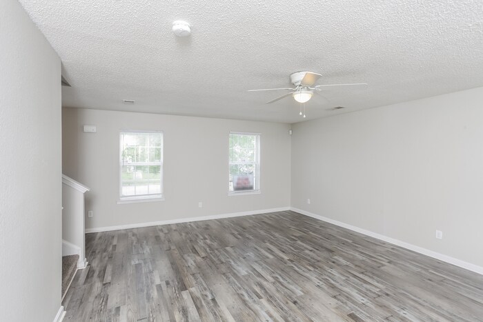 Building Photo - 2162 Oak St