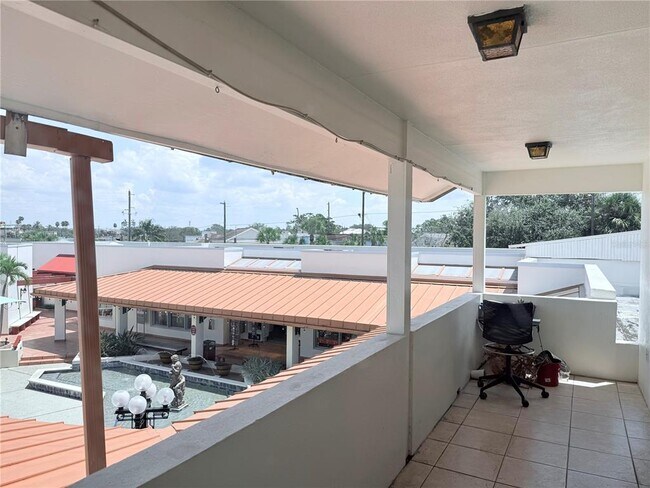Building Photo - 735 Dodecanese Blvd