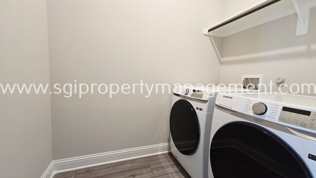 Building Photo - 1922 Renwick Dr