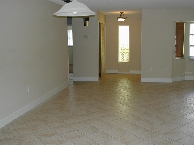 Building Photo - 3112 Chase Cir