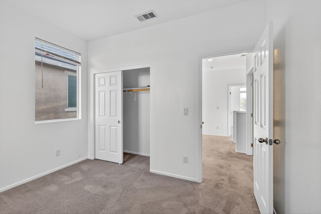 Building Photo - BEAUTIFUL TWO STORY HOME LOCATED IN NORTH  LAS VEGAS