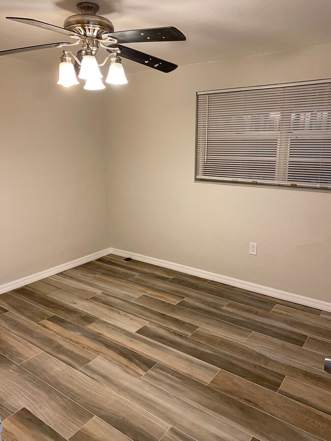 Building Photo - 8485 Sunset Dr